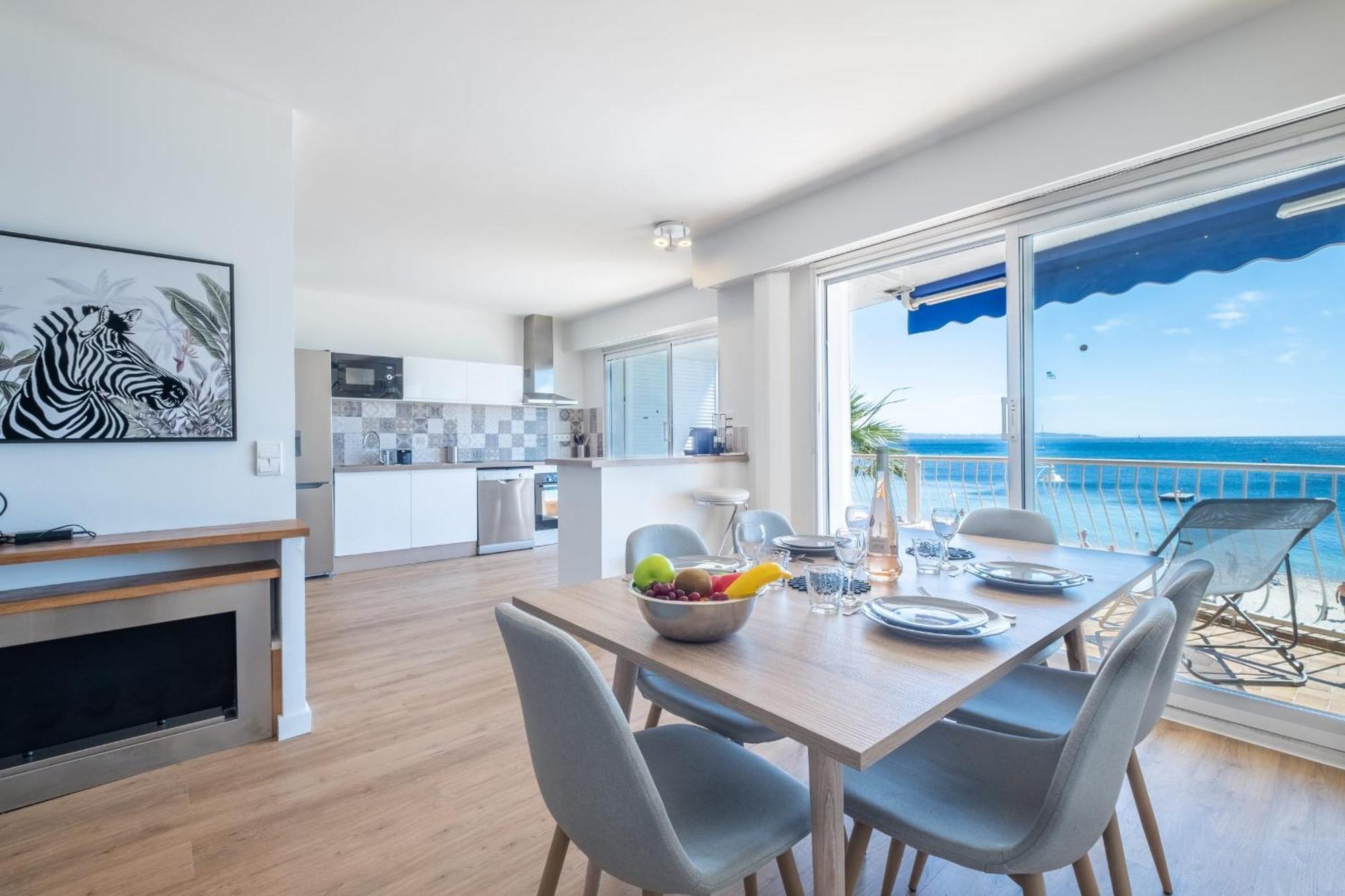 Rare! 2-br Seafront Appartamento
